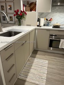 Aluguel de apartamento no Grove Garden Residences 204