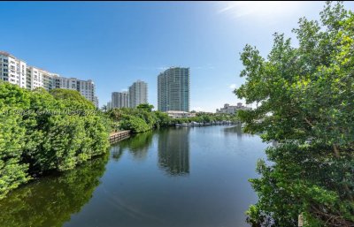 The Yacht Club at Aventura Apt #1202