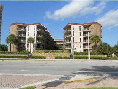 Comprar apartamento no Surfside Palms 201