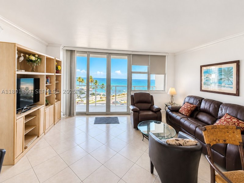 Condo for sale at Parker Dorado 403