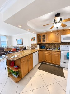 Comprar apartamento en Parker Dorado 403