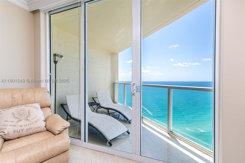 Comprar apartamento no La Perla 3401