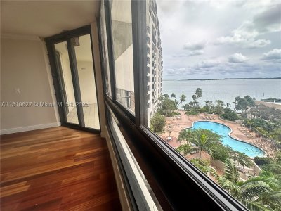 Comprar apartamento en Brickell Key One A811