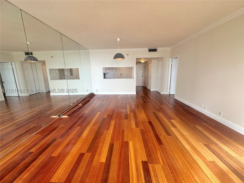 Comprar apartamento en Brickell Key One A811