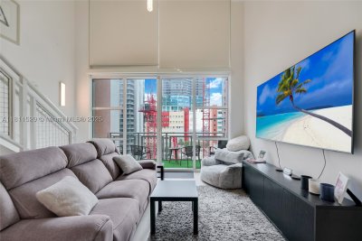 Vizcayne Everglades On The Bay Apt #644