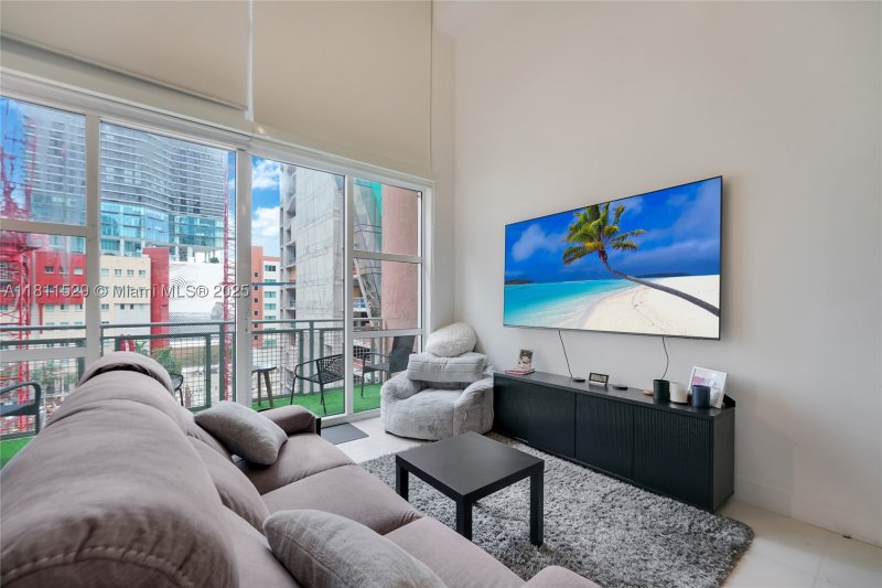 Condo for sale at Vizcayne Everglades On The Bay 644