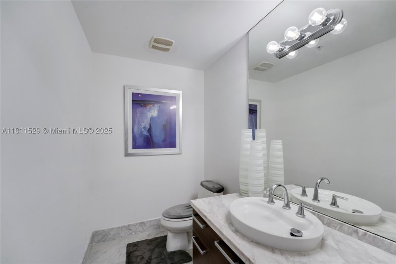 Condo for sale at Vizcayne Everglades On The Bay 644