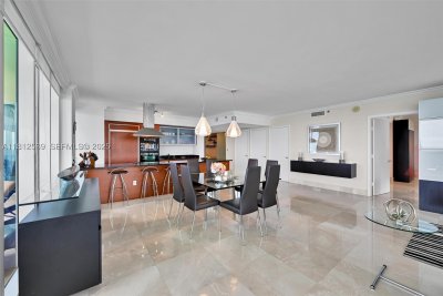 Comprar apartamento no Beach Club Two 3801