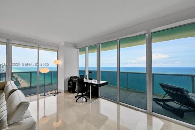 Comprar apartamento no Beach Club Two 3801