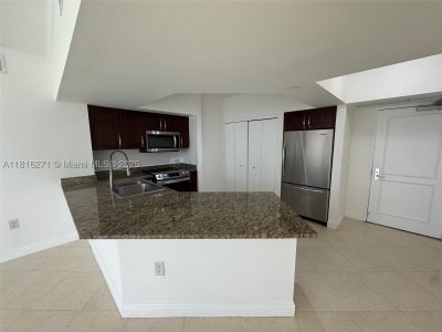 Comprar apartamento no Turnberry Village South 209