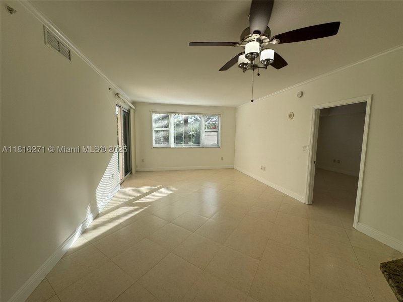 Comprar apartamento en Turnberry Village South 209