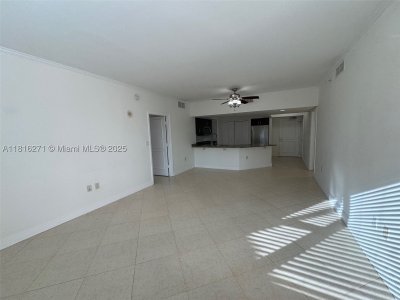 Comprar apartamento no Turnberry Village South 209