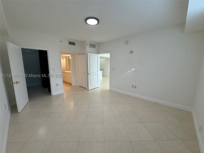 Comprar apartamento no Turnberry Village South 209