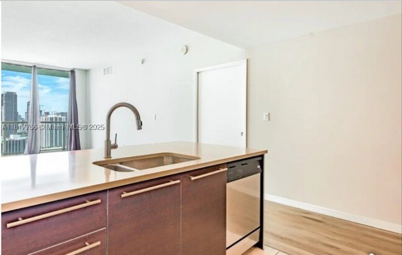 Condo for sale at Quantum 3909