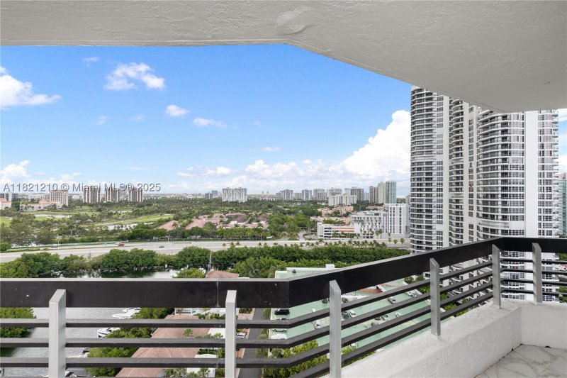 Condo for sale at Mystic Pointe 500 2108