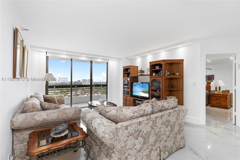 Condo for sale at Mystic Pointe 500 2108