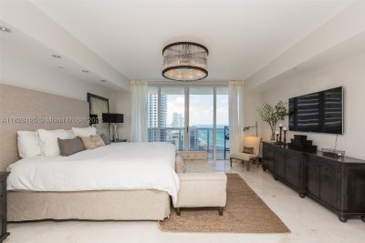 Aluguel de apartamento no Beach Club Two 2801
