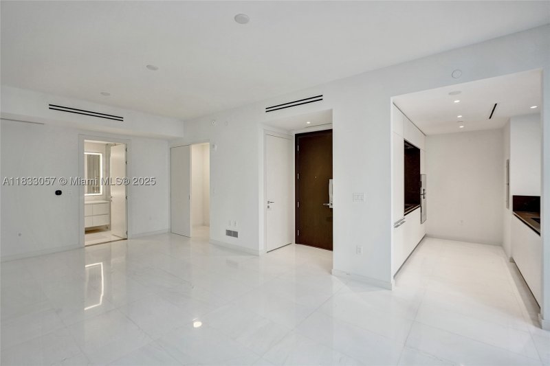 Alquiler de apartamento en Aston Martin Residences 505C