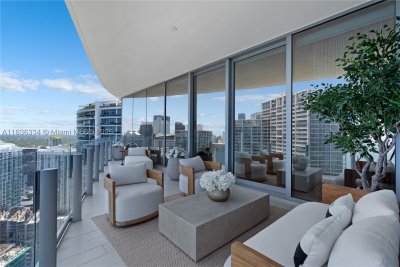 Comprar apartamento no Aston Martin Residences 4707