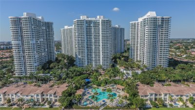 Comprar apartamento no Atlantic Two at The Point 406