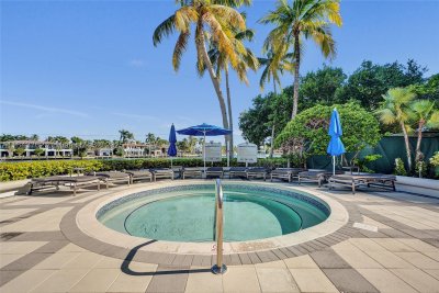 Comprar apartamento no Atlantic Two at The Point 406