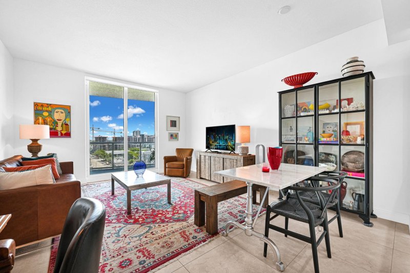 Condo for sale at Strada 315 1008