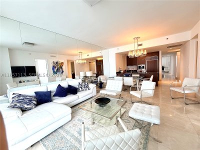 Aluguel de apartamento no Trump Tower One 1402