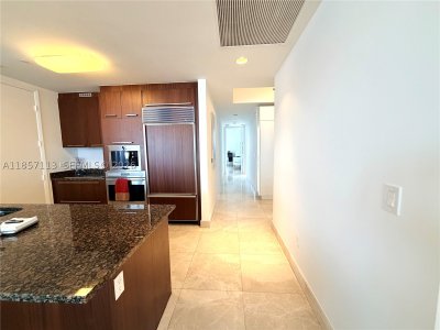 Aluguel de apartamento no Trump Tower One 1402