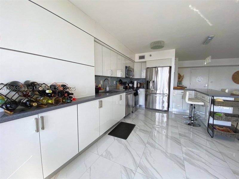 Condo for sale at Mystic Pointe 500 3014