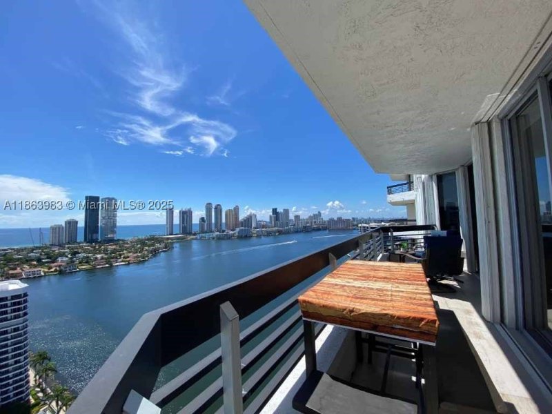 Condo for sale at Mystic Pointe 500 3014