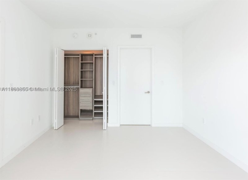 Comprar apartamento en Dua Miami - SLS Brickell Condo 1602