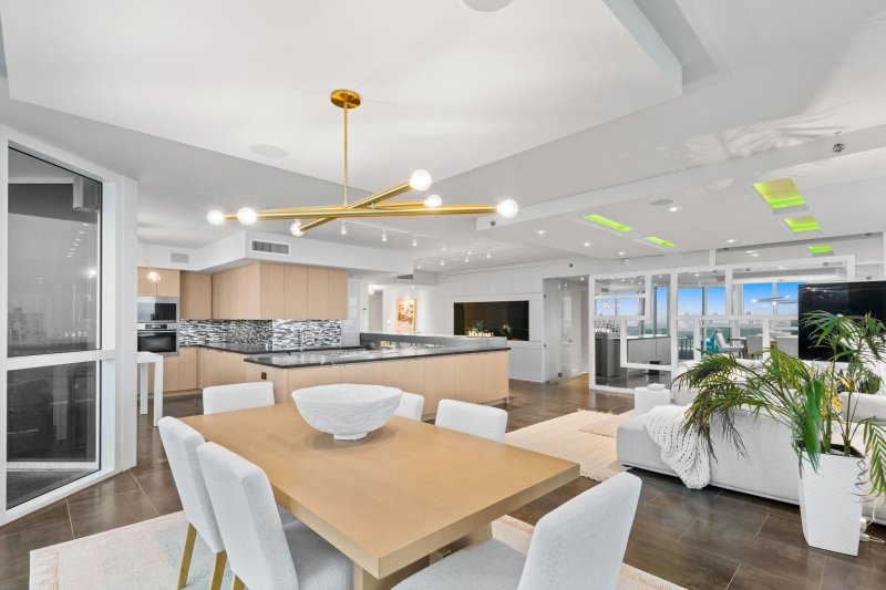 Condo for sale at Las Olas Beach Club 1501