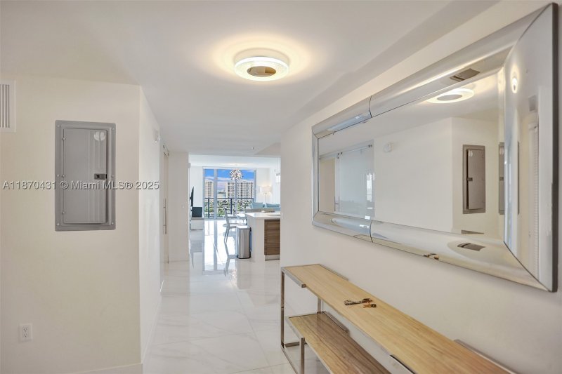 Comprar apartamento en Parque Towers at St. Tropez 5-1204