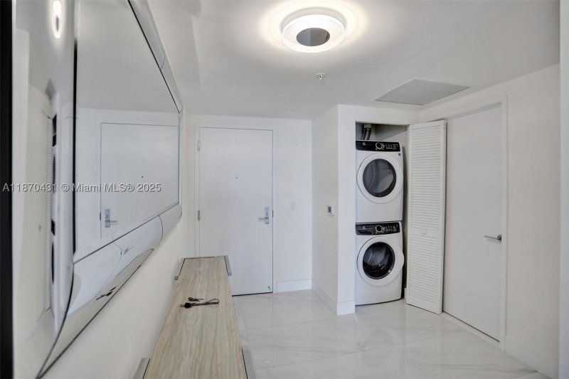 Comprar apartamento en Parque Towers at St. Tropez 5-1204
