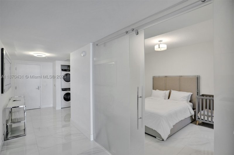 Comprar apartamento en Parque Towers at St. Tropez 5-1204