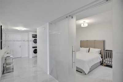 Comprar apartamento en Parque Towers at St. Tropez 5-1204