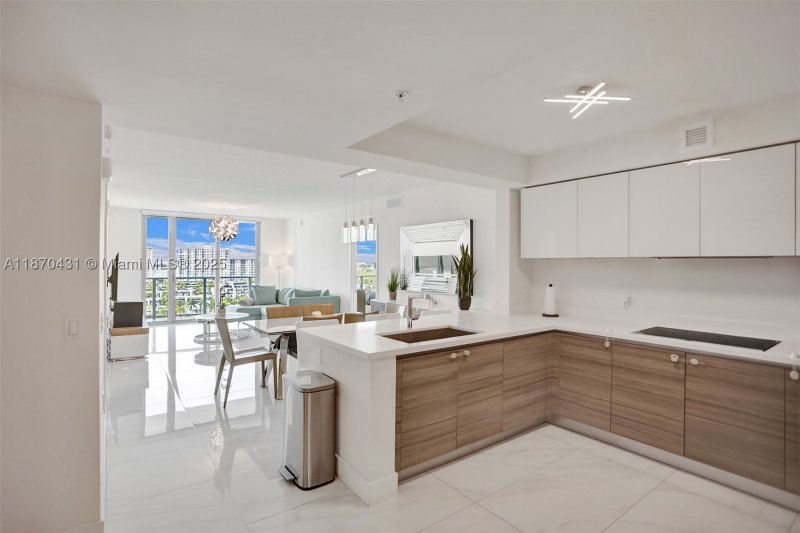 Comprar apartamento en Parque Towers at St. Tropez 5-1204