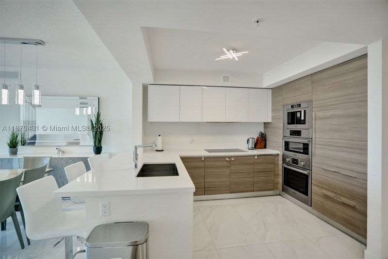 Comprar apartamento en Parque Towers at St. Tropez 5-1204