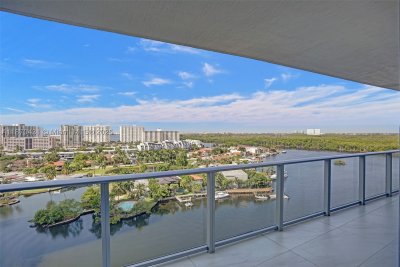 Parque Towers at St. Tropez Apt #5-1204