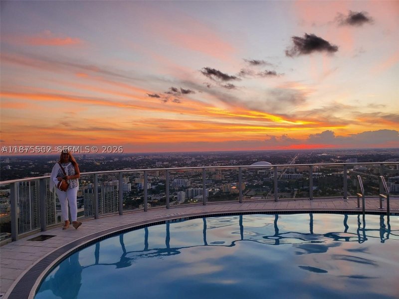 Condo for sale at Paramount Miami WorldCenter 1203