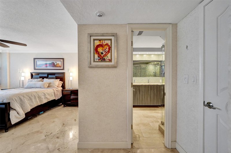 Condo for sale at The Corinthian 11c