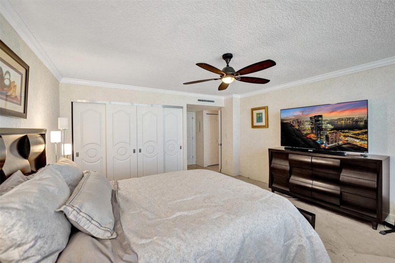 Condo for sale at The Corinthian 11c
