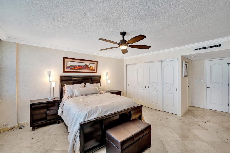 Condo for sale at The Corinthian 11c