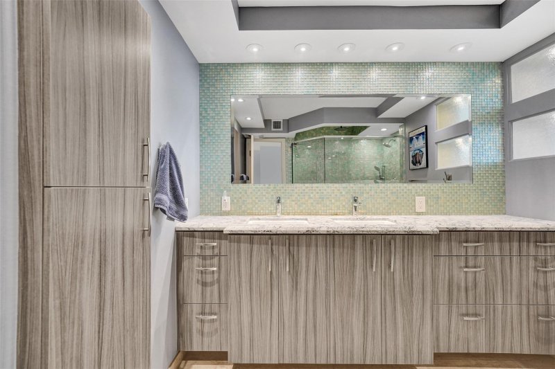 Condo for sale at The Corinthian 11c