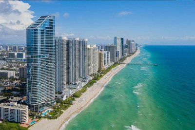 Comprar apartamento no Trump Tower One 3705