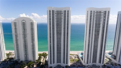 Comprar apartamento no Trump Tower One 3705