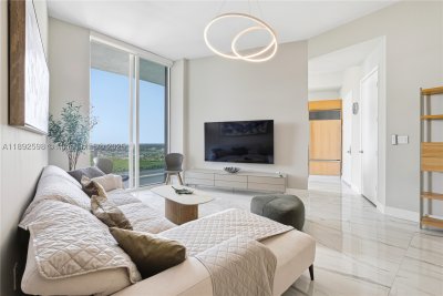 Comprar apartamento no Trump Tower One 3705