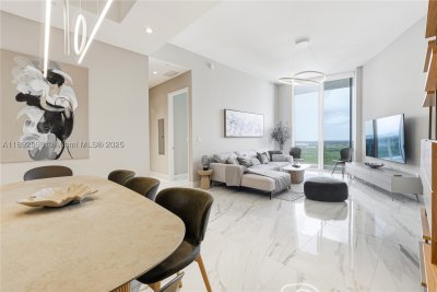 Comprar apartamento no Trump Tower One 3705