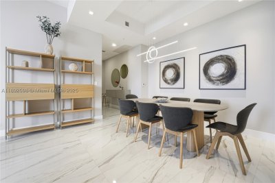 Comprar apartamento no Trump Tower One 3705