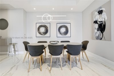 Comprar apartamento no Trump Tower One 3705